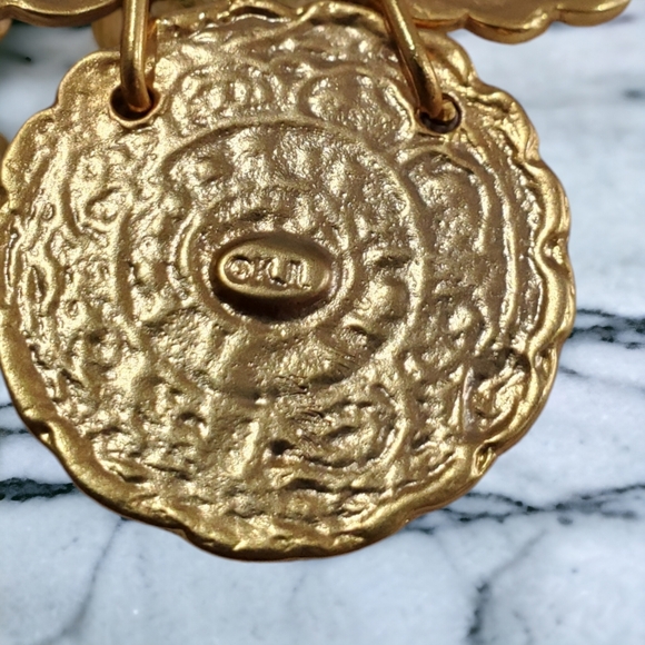 $160 New KJL Kenneth Lane Lion Coin Earrings - Picture 2 of 2